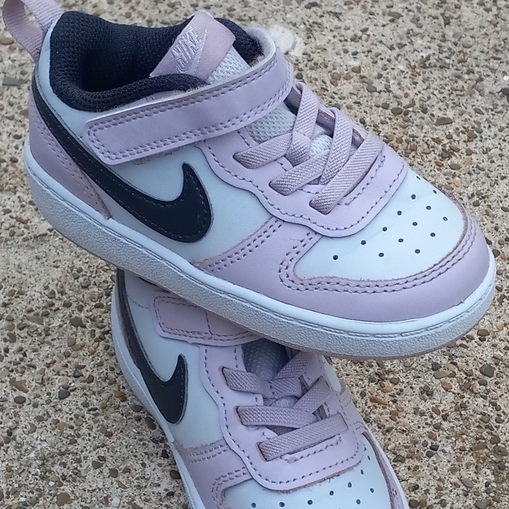Nike Court Borough Low 2